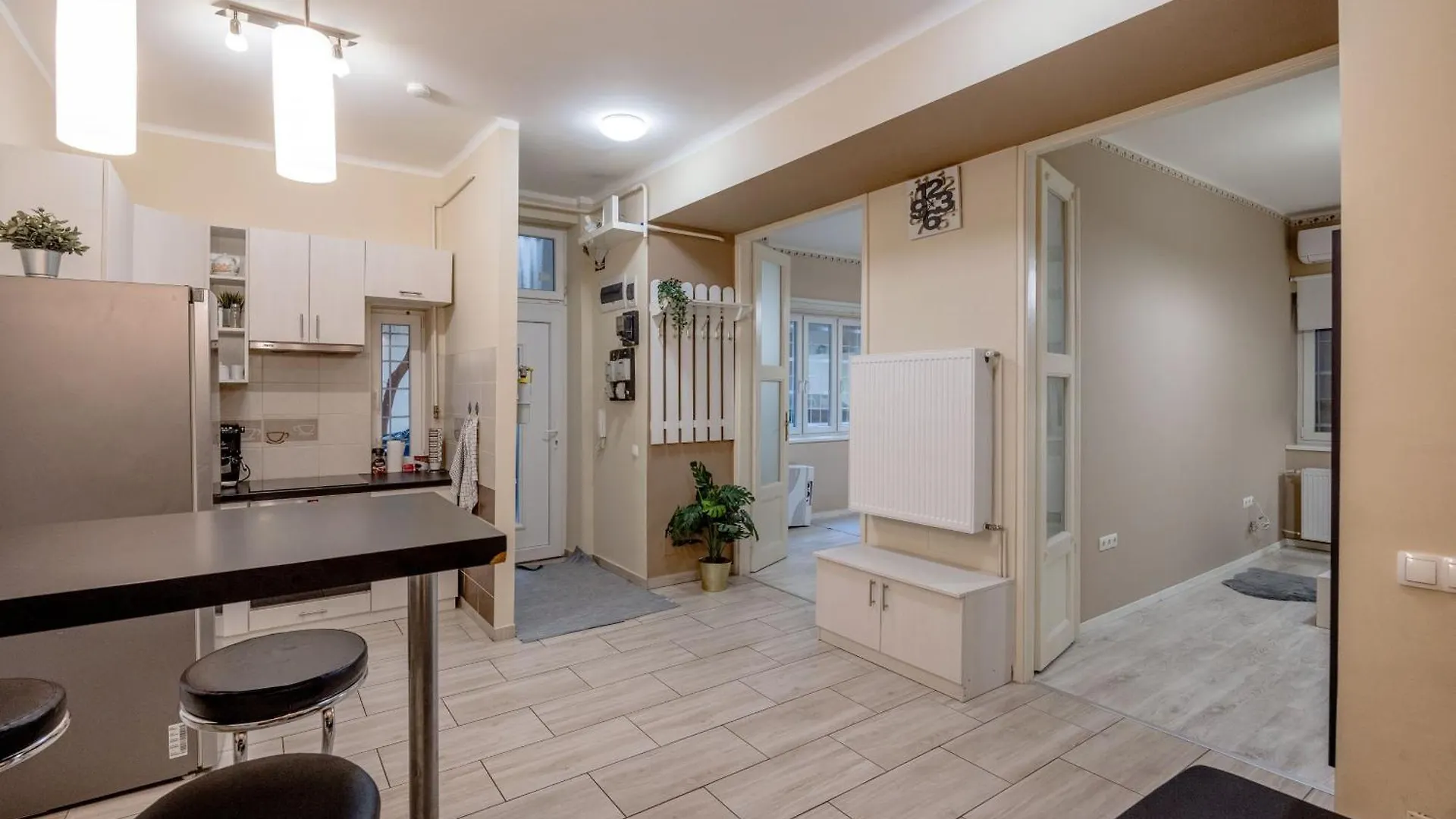 Apartment Roomback Rooms - 2Br Apt With Ac Near Deak Ter Budapest