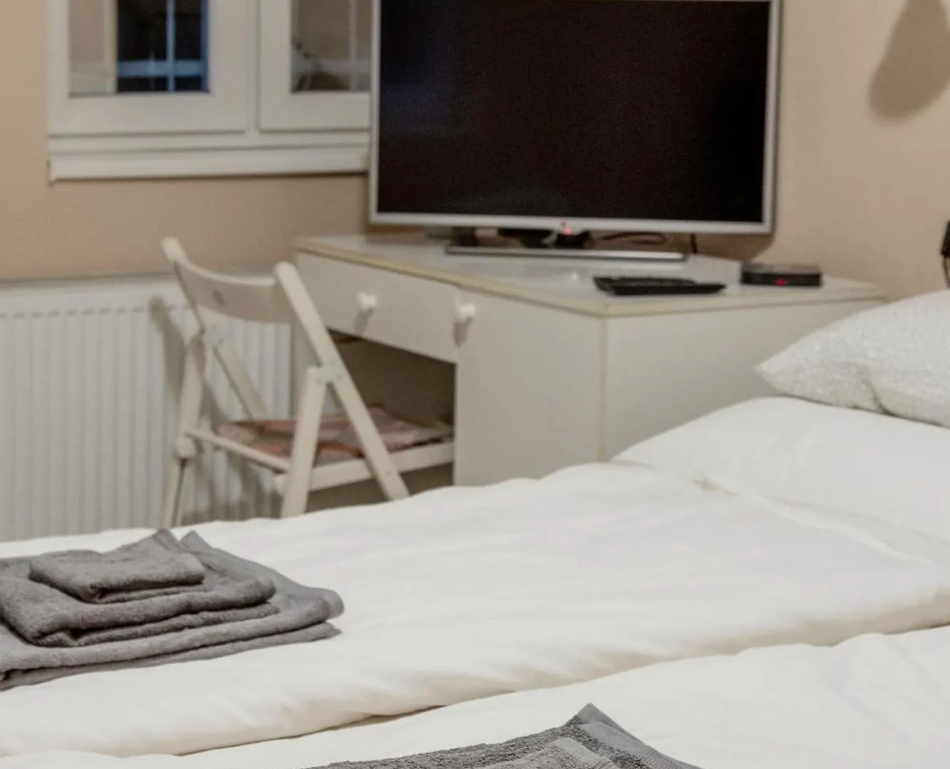 Roomback Rooms - 2Br Apt With Ac Near Deak Ter Budapeşte